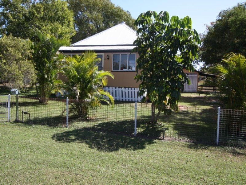 66 Racecourse Rd, Charters Towers QLD 4820