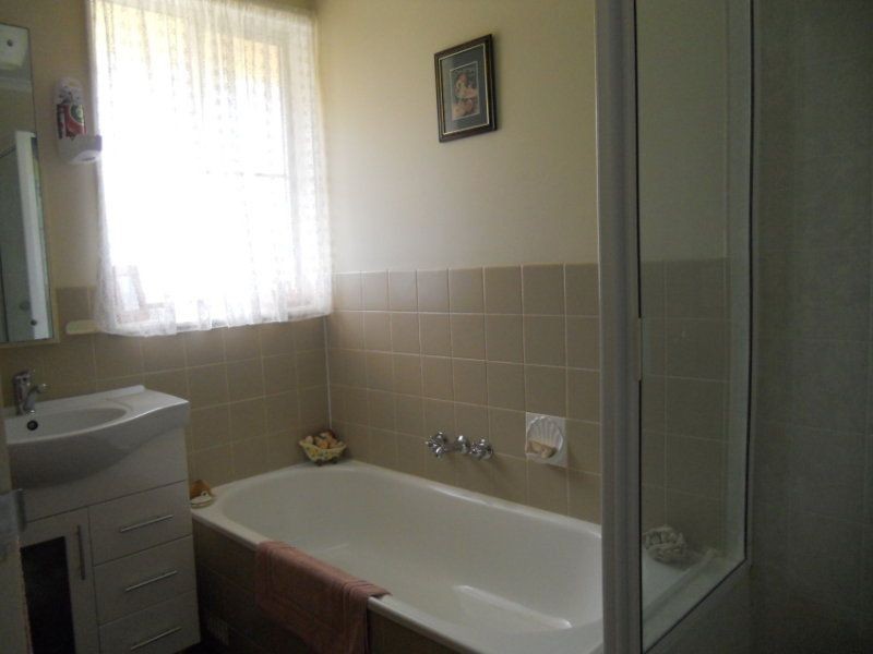 10 Grevillea court, Greenvale QLD 4816