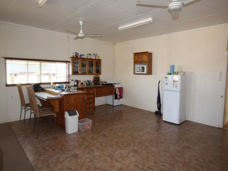 8 Mango Road, Charters Towers QLD 4820