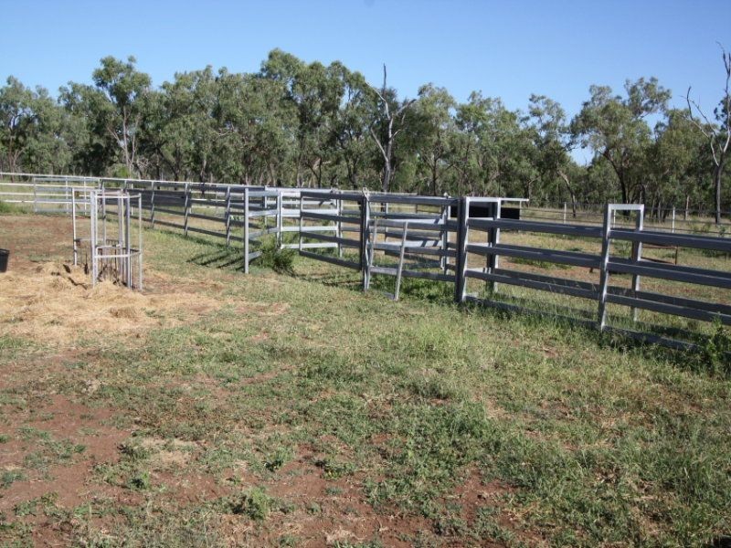 8 Mango Road, Charters Towers QLD 4820