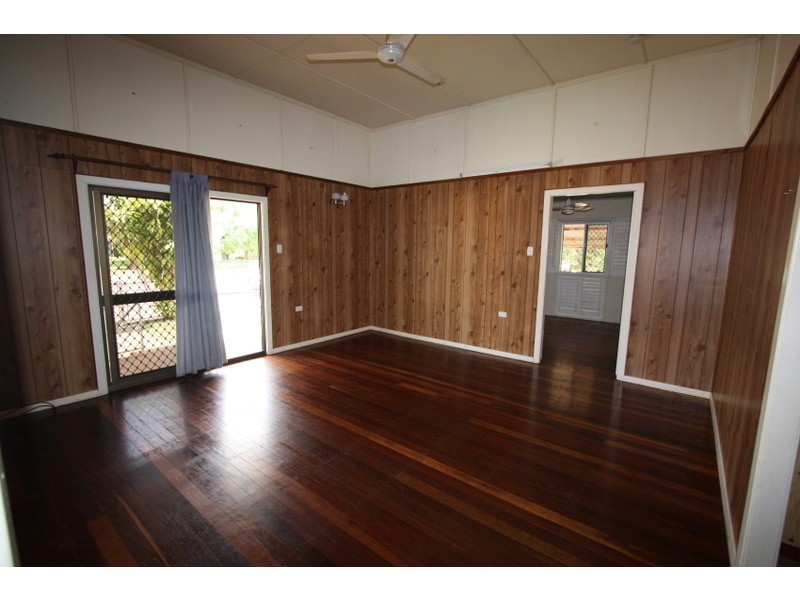 111 Hackett Terrace, Charters Towers QLD 4820