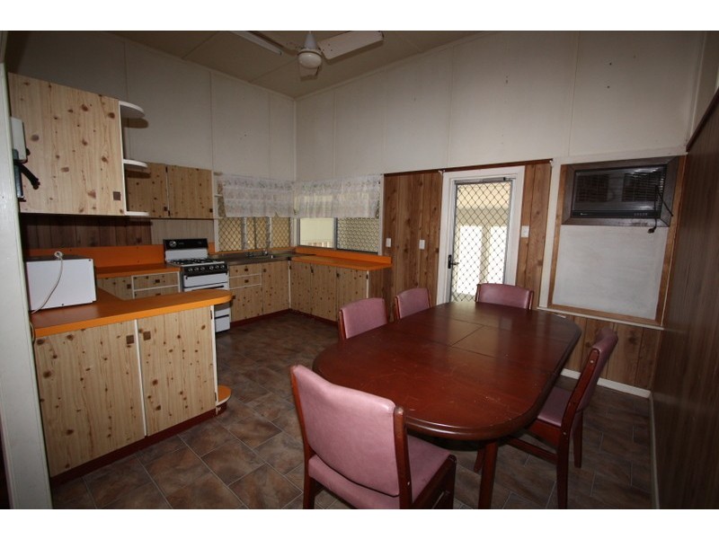 111 Hackett Terrace, Charters Towers QLD 4820