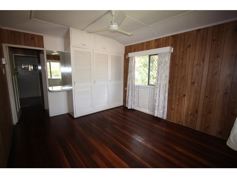 111 Hackett Terrace, Charters Towers QLD 4820