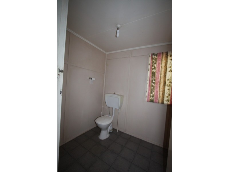 111 Hackett Terrace, Charters Towers QLD 4820