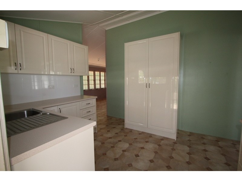 32 Prior Street, Charters Towers QLD 4820