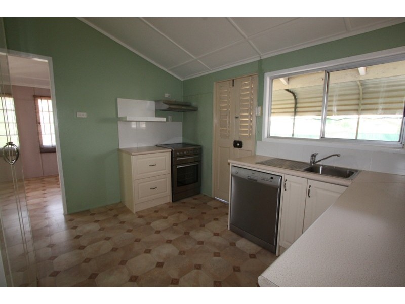 32 Prior Street, Charters Towers QLD 4820