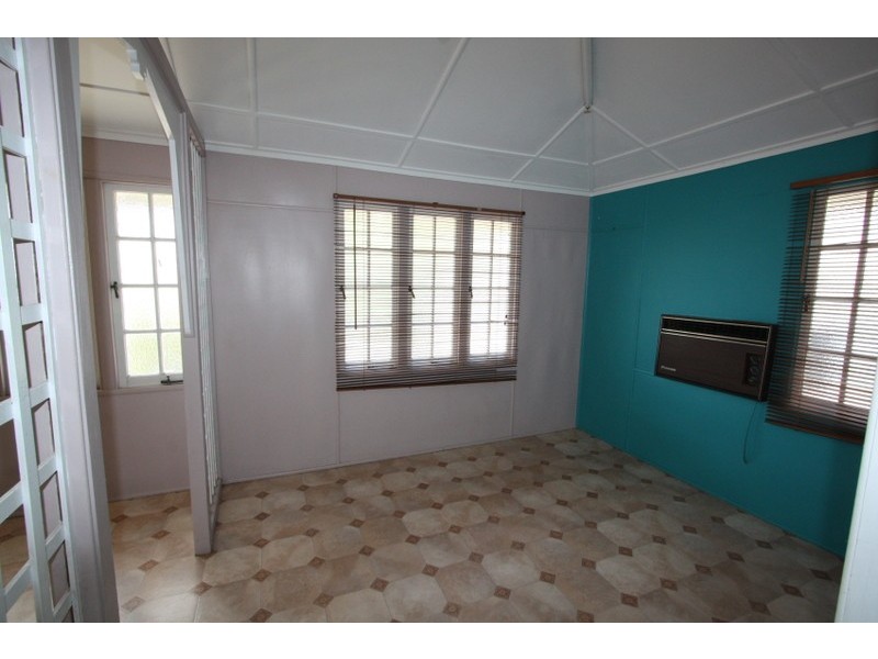 32 Prior Street, Charters Towers QLD 4820