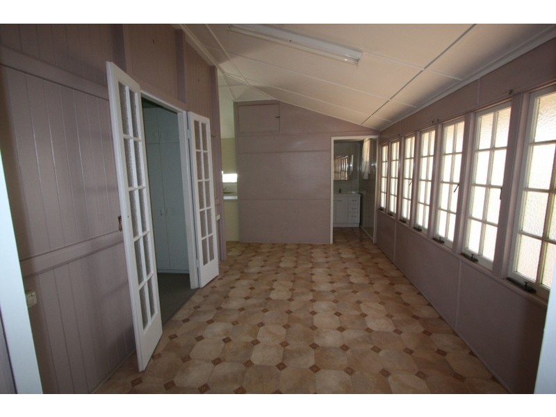 32 Prior Street, Charters Towers QLD 4820