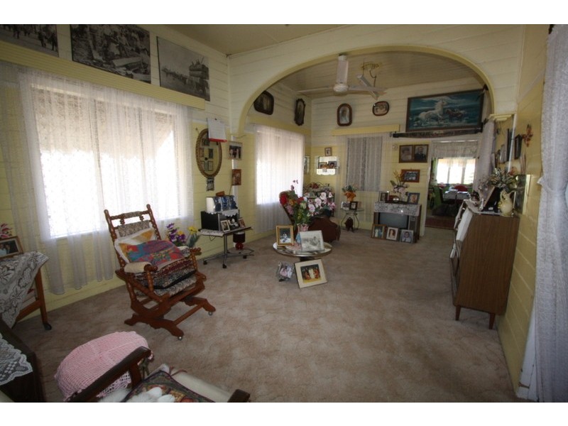 9 Rainbow Road, Charters Towers QLD 4820