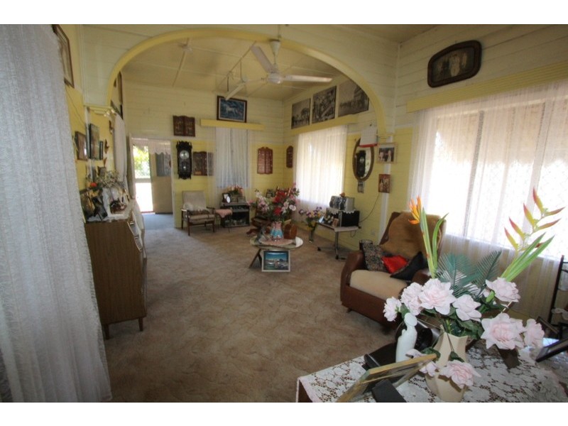 9 Rainbow Road, Charters Towers QLD 4820