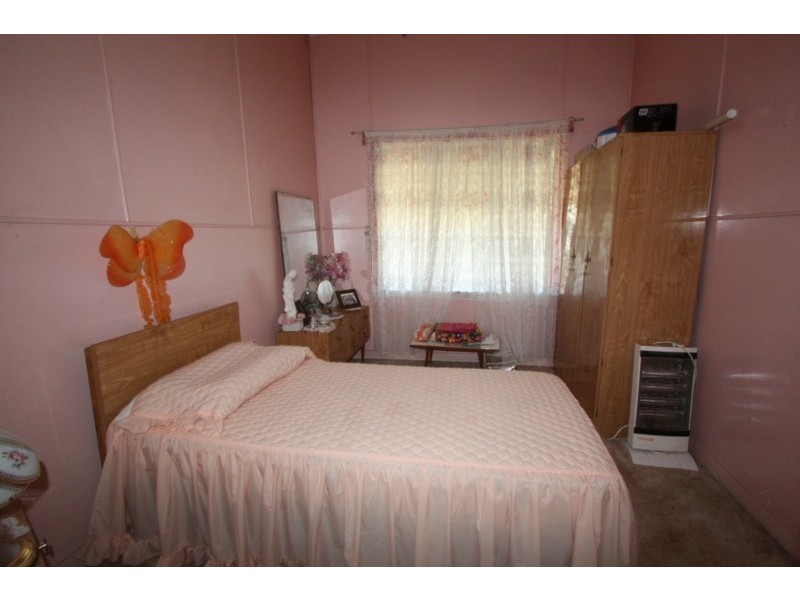 9 Rainbow Road, Charters Towers QLD 4820