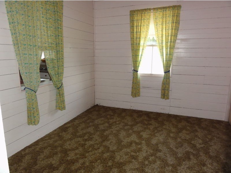 2 Craven Street, Charters Towers QLD 4820