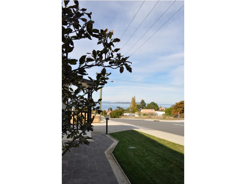 1  Myuna Road, Blackmans Bay TAS 7052