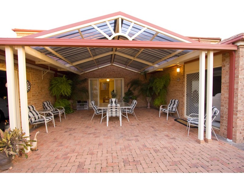 4 Honeyeater Crescent, Blaxland NSW 2774