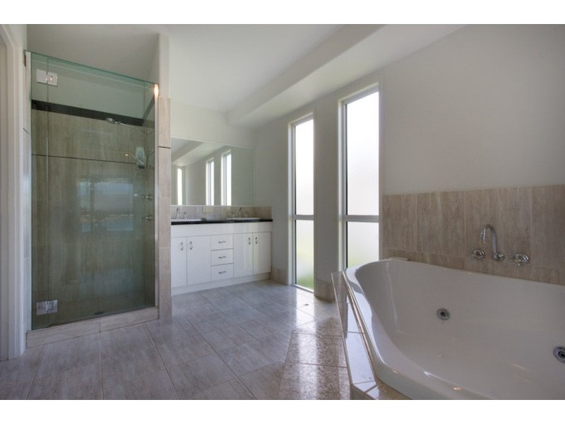 197 Shorehaven Dr, Noosa Waters QLD 4566