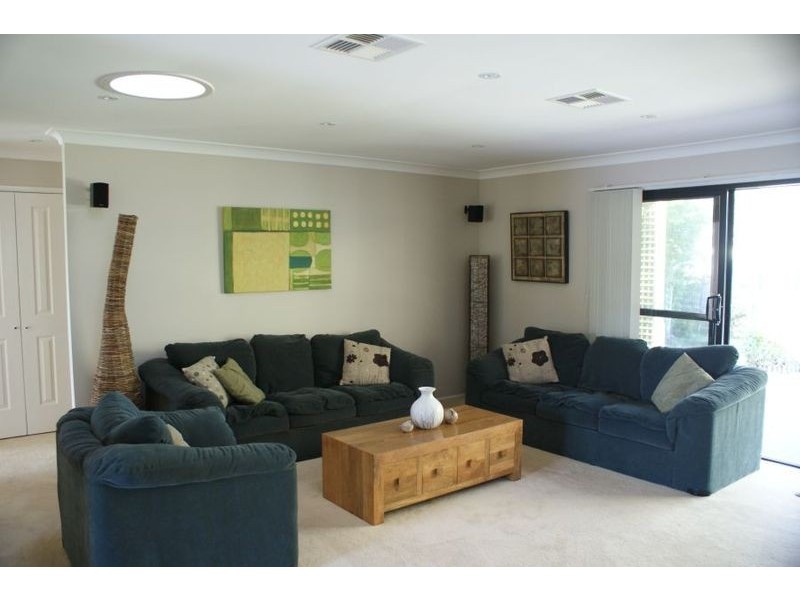 10 Bridge Rd, Blaxland NSW 2774