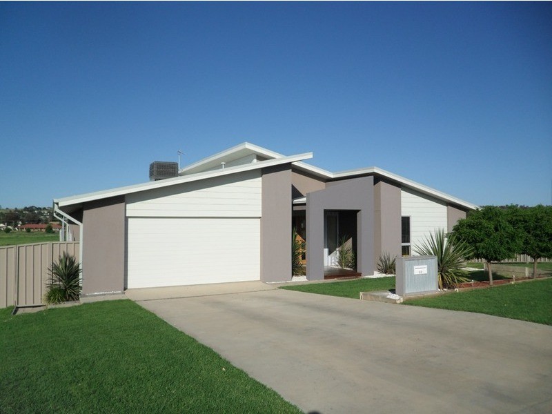 55 John Potts Drive, Junee NSW 2663