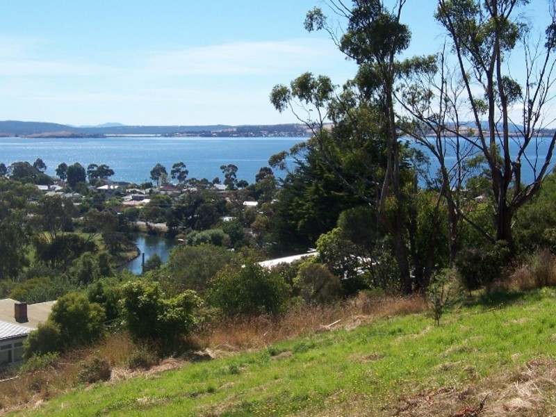 11 Roslyn Avenue, Kingston Beach TAS 7050