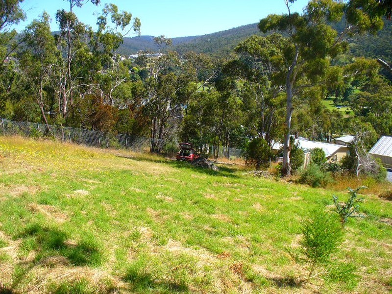11 Roslyn Avenue, Kingston Beach TAS 7050