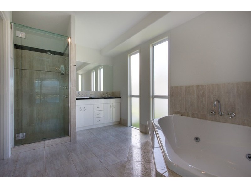 197 Shorehaven Dr, Noosa Waters QLD 4566