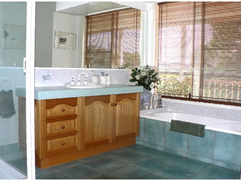 19 Flindersia Dr, Cooran QLD 4569