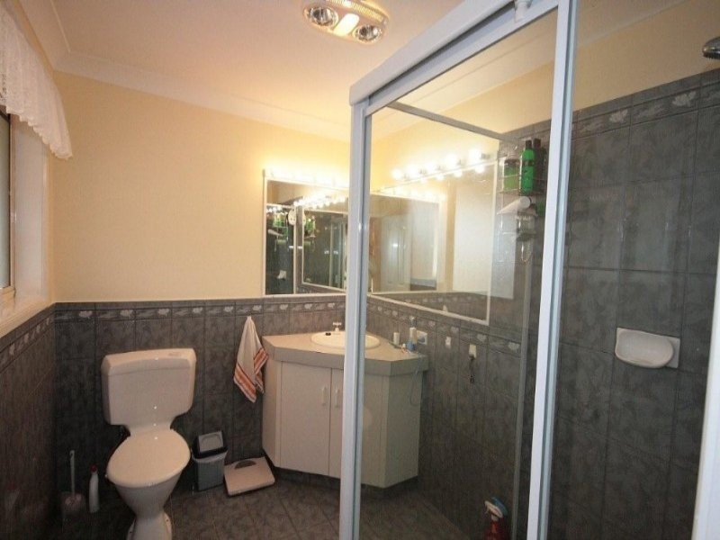 8-10  Roebourne Ct, Shailer Park QLD 4128