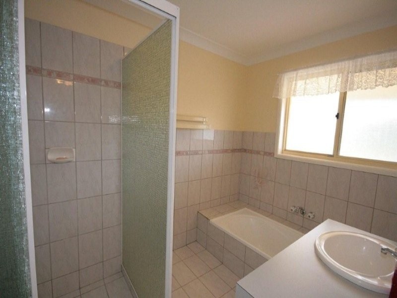 8-10  Roebourne Ct, Shailer Park QLD 4128