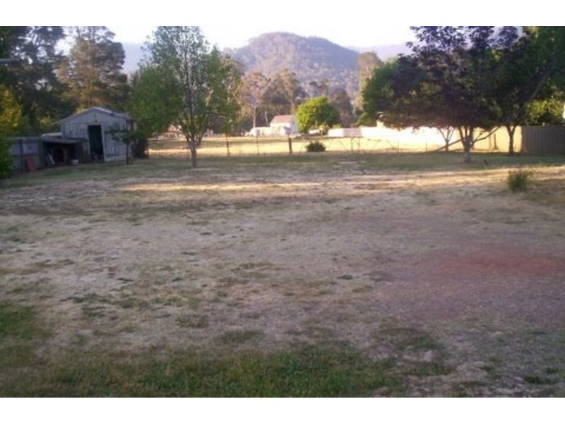 34 Delany Avenue, Bright VIC 3741