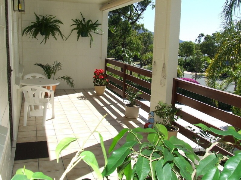 35 Gloucester Avenue, Hideaway Bay QLD 4800
