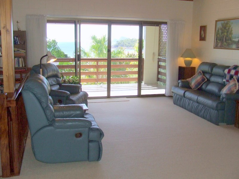 35 Gloucester Avenue, Hideaway Bay QLD 4800