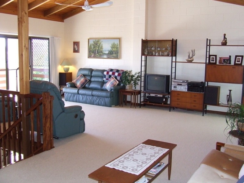 35 Gloucester Avenue, Hideaway Bay QLD 4800