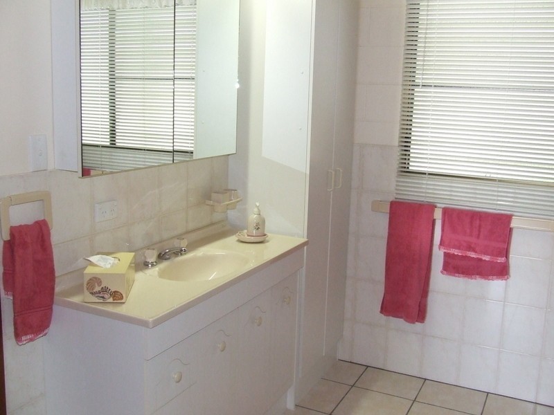 35 Gloucester Avenue, Hideaway Bay QLD 4800