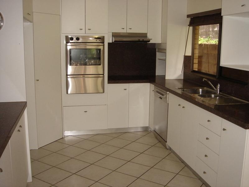 73 Flecker Street, Whitfield QLD 4870