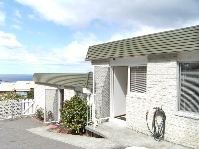 16/24 Pearl Place, Blackmans Bay TAS 7052