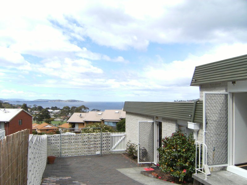 16/24 Pearl Place, Blackmans Bay TAS 7052