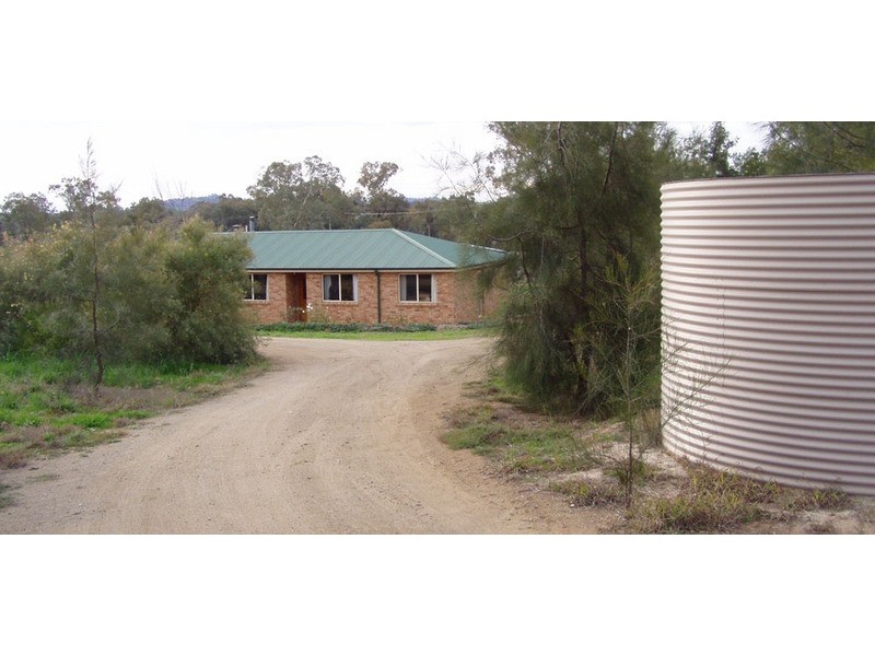 25 Camp Lane, Cowra NSW 2794