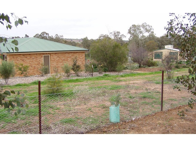 25 Camp Lane, Cowra NSW 2794
