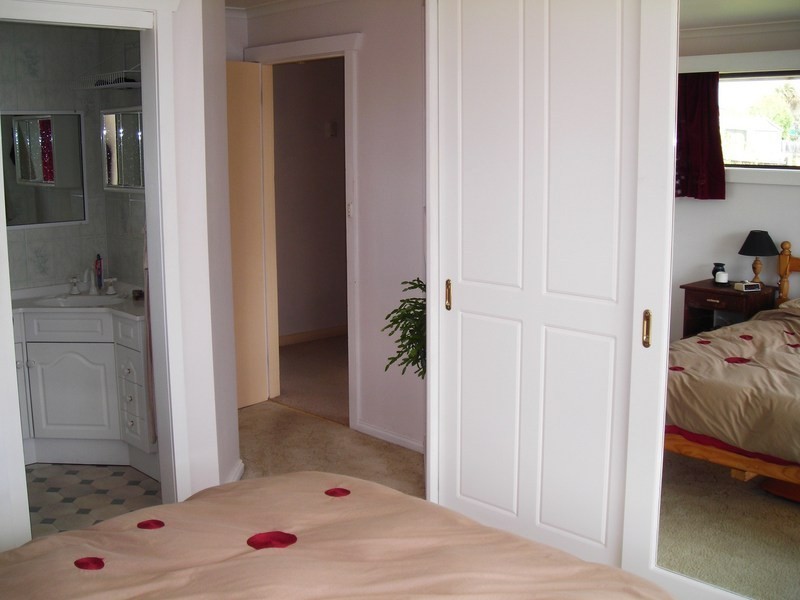 30 Lake Vue Parade, Midway Point TAS 7171