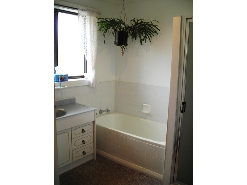 30 Lake Vue Parade, Midway Point TAS 7171