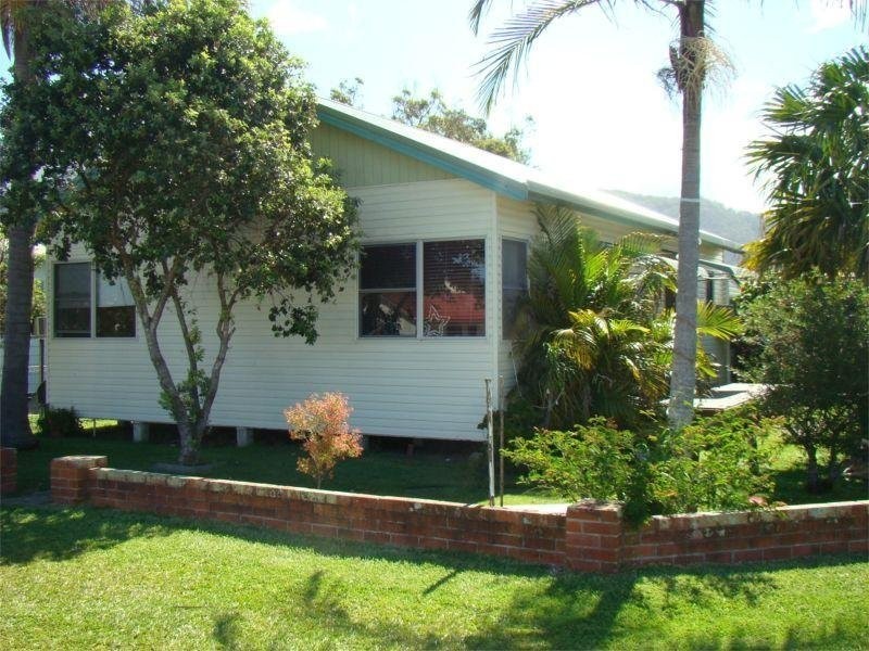 5 ADELINE Street, North Haven NSW 2443