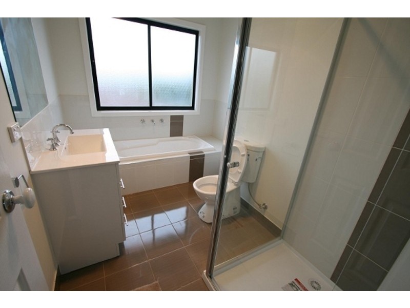 1,2/1 Rhodes Street, Springvale VIC 3171