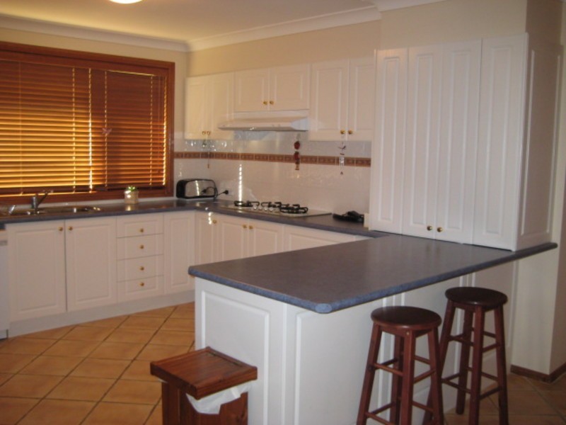 4 FITZGIBBON Place, Kurri Kurri NSW 2327