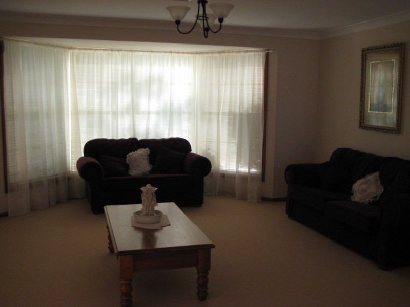 4 FITZGIBBON Place, Kurri Kurri NSW 2327