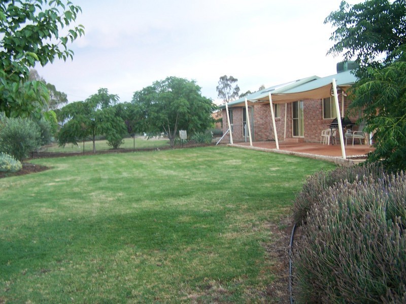 4 River Park Road, Cowra NSW 2794