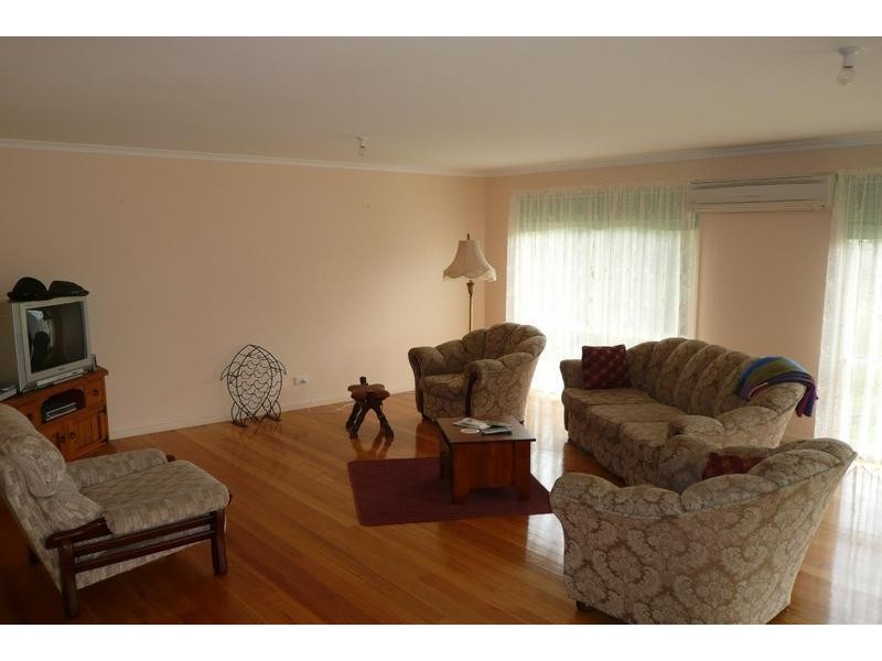 11 Deburgh Road, Drysdale VIC 3222