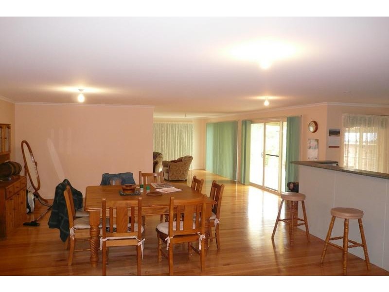 11 Deburgh Road, Drysdale VIC 3222