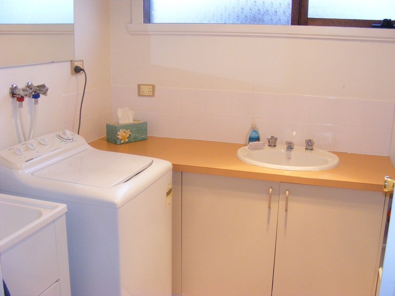 3/180 Roslyn  Avenue, Blackmans Bay TAS 7052