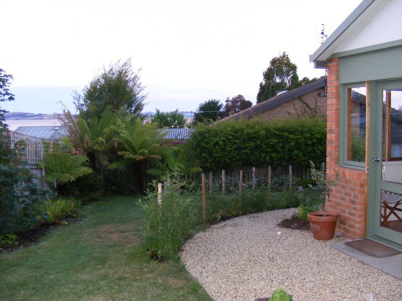 3/180 Roslyn  Avenue, Blackmans Bay TAS 7052