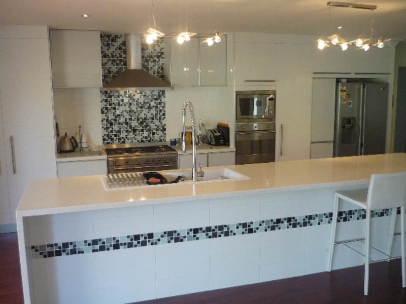 42 Edinburgh Road, Benowa QLD 4217