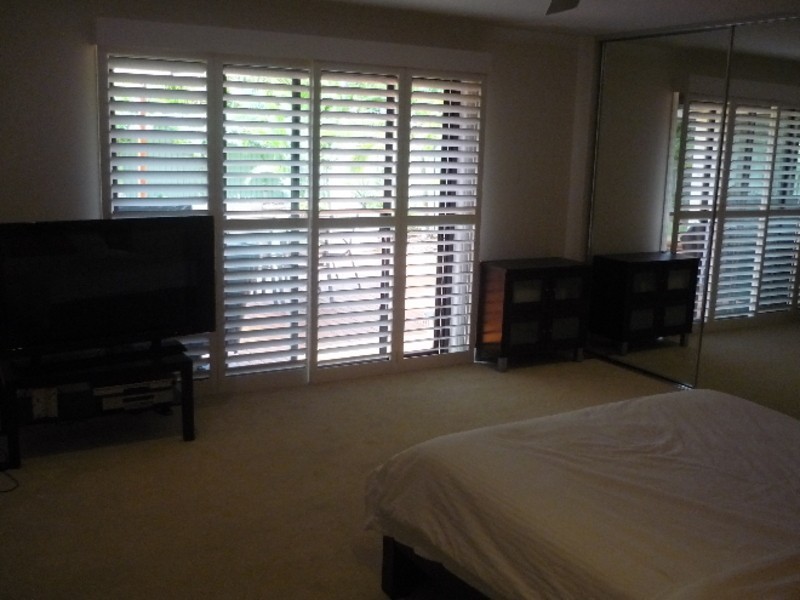 42 Edinburgh Road, Benowa QLD 4217